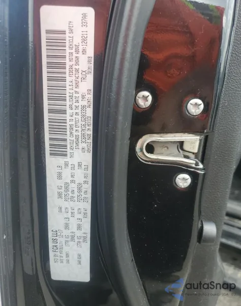 2018 Ram 1500 St z USA, uszkodzony, nr VIN 3C6RR7KG6JG203396